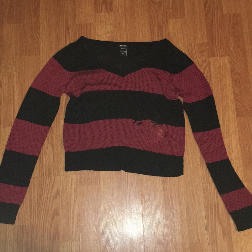 Red and black cropped cropped sweater